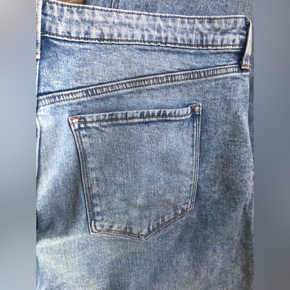 Old Navy High-Rise Jeans Size 20 - Picture 5 of 6